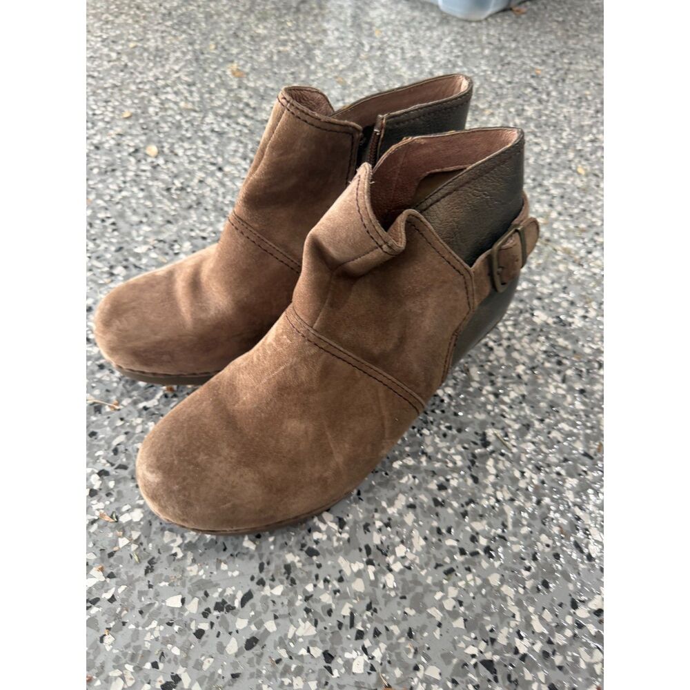 Dansko Boots Womens 39 Shirley Side Zip Ankle Bootie Taupe Suede Stacked Wedge